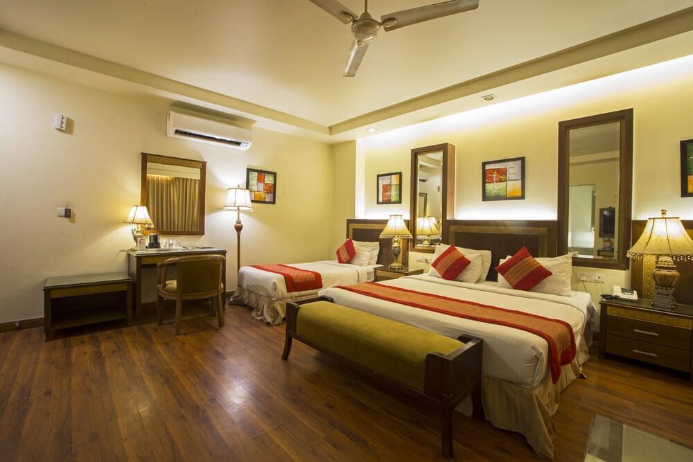 Hotel Picasso Paschim Vihar Delhi - Couple Friendly Local Ids Accepted Exterior foto
