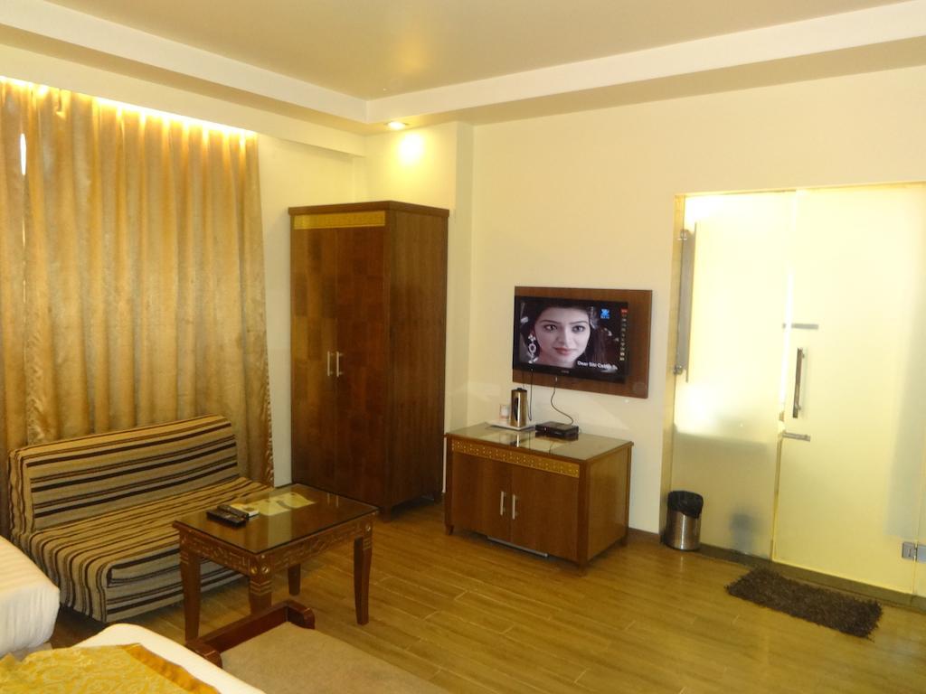 Hotel Picasso Paschim Vihar Delhi - Couple Friendly Local Ids Accepted Exterior foto