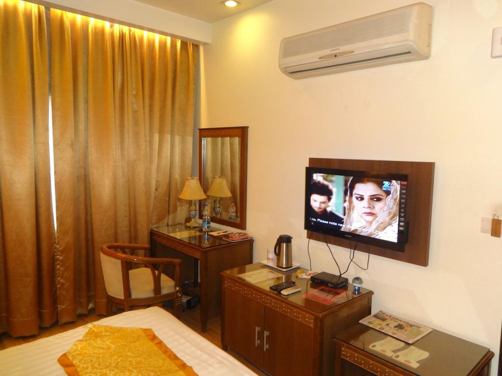 Hotel Picasso Paschim Vihar Delhi - Couple Friendly Local Ids Accepted Zimmer foto