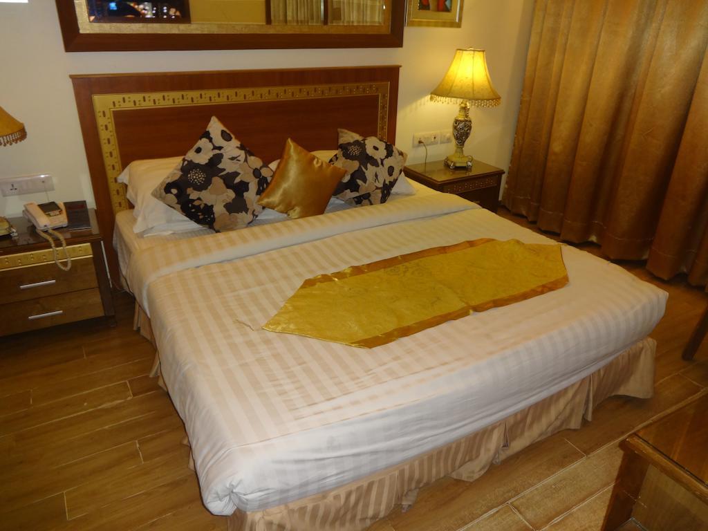 Hotel Picasso Paschim Vihar Delhi - Couple Friendly Local Ids Accepted Zimmer foto