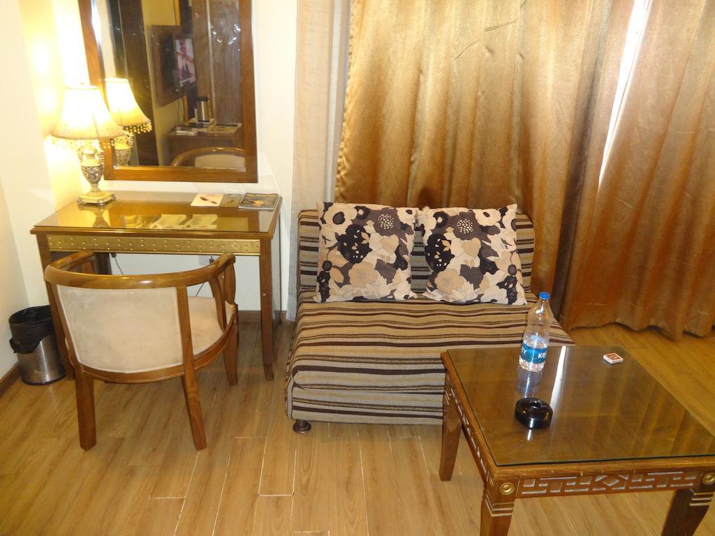 Hotel Picasso Paschim Vihar Delhi - Couple Friendly Local Ids Accepted Zimmer foto