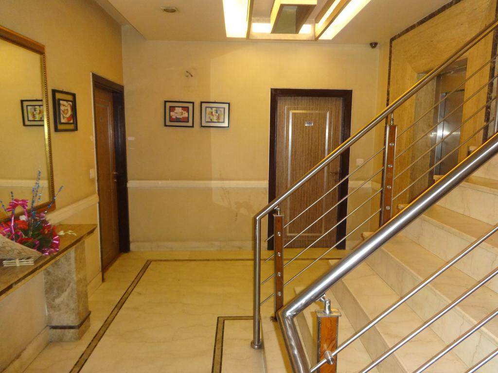 Hotel Picasso Paschim Vihar Delhi - Couple Friendly Local Ids Accepted Exterior foto