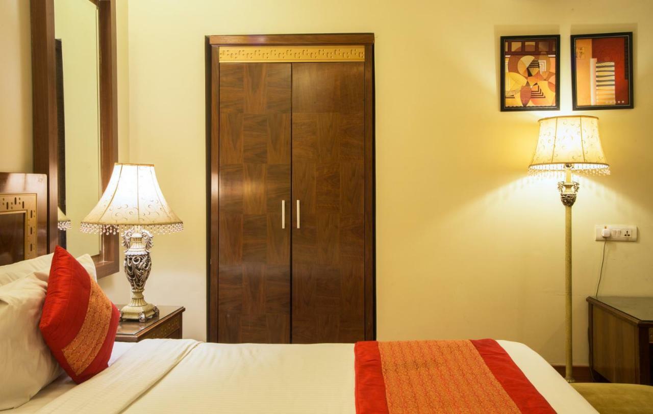 Hotel Picasso Paschim Vihar Delhi - Couple Friendly Local Ids Accepted Exterior foto