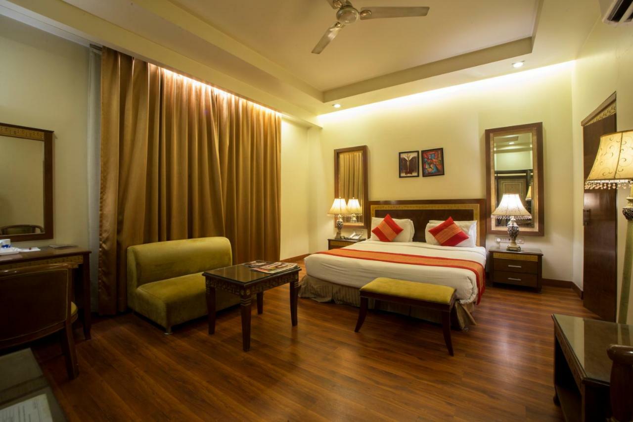Hotel Picasso Paschim Vihar Delhi - Couple Friendly Local Ids Accepted Exterior foto