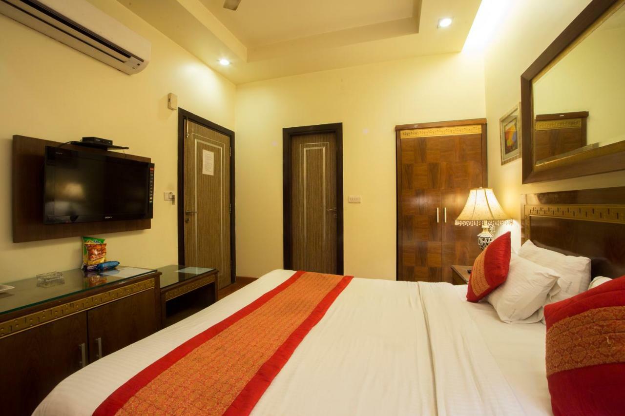 Hotel Picasso Paschim Vihar Delhi - Couple Friendly Local Ids Accepted Exterior foto