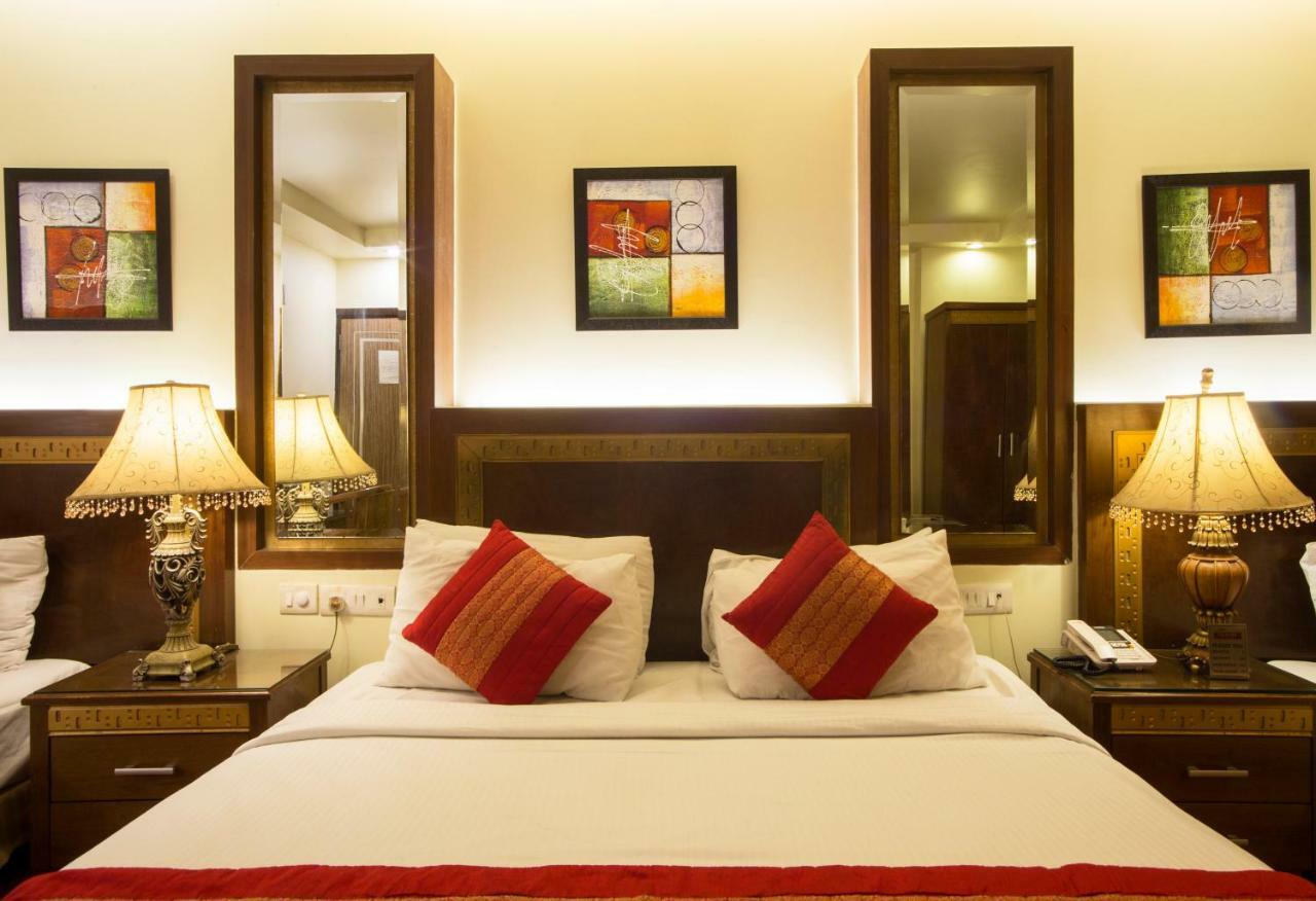Hotel Picasso Paschim Vihar Delhi - Couple Friendly Local Ids Accepted Exterior foto
