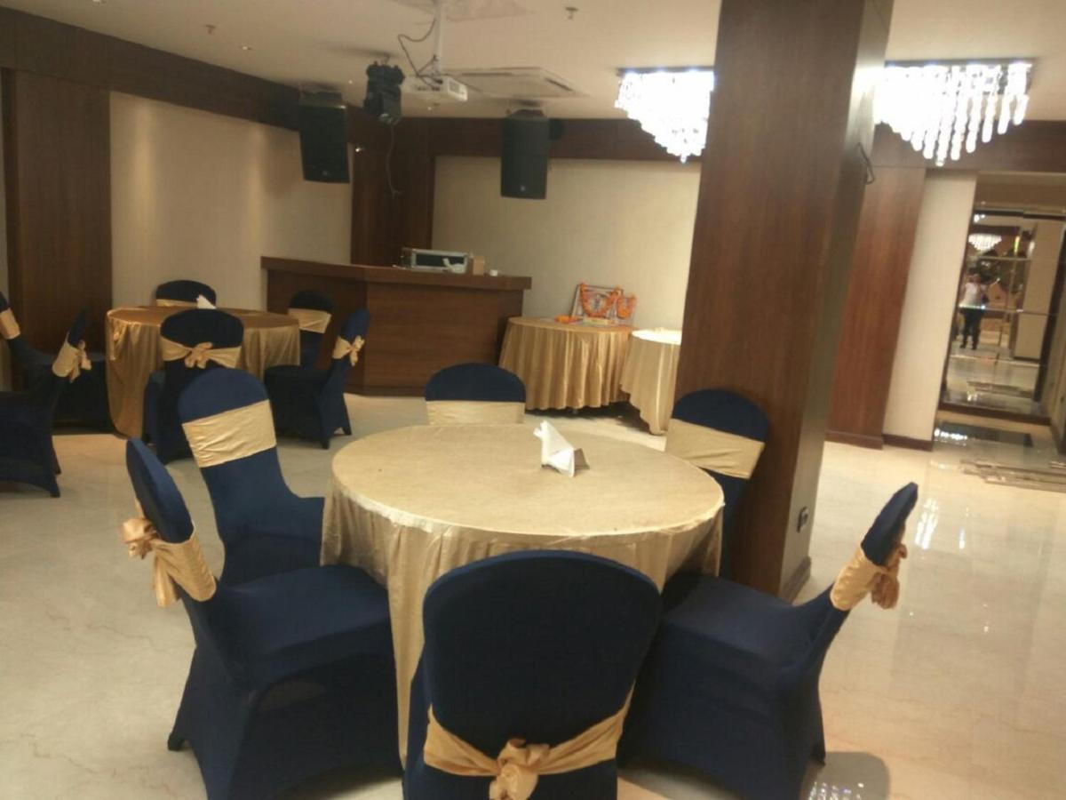 Hotel Picasso Paschim Vihar Delhi - Couple Friendly Local Ids Accepted Exterior foto
